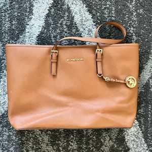 Jet Set Medium Brown Tote Bag
